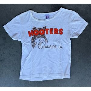 VTG Womens Sz Small HOOTERS White Top T Shirt Oceanside, CA - Minor Flaw